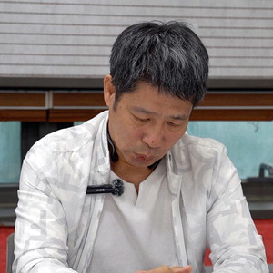 국가폭력(집단수용시설)에 거리로…난민 된 아이들