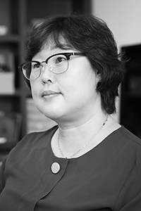 갈치 뼈 바르는 남자