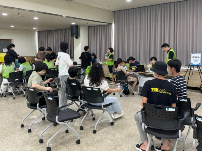 산단공, 산단 내 외국인 근로자 안전·건강 '최우선'