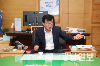 [2025 새해설계]김성 장흥군수 "K-노벨문학도시 장흥 가시화"